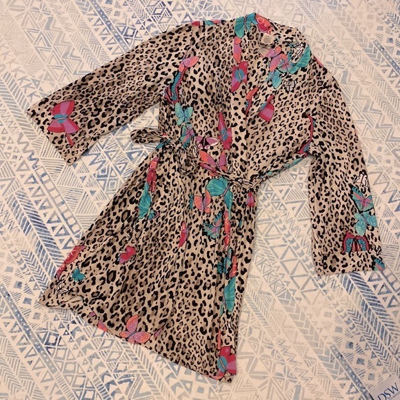 In Bloom Animal Print & Butterflies Robe - Picture 7 of 7